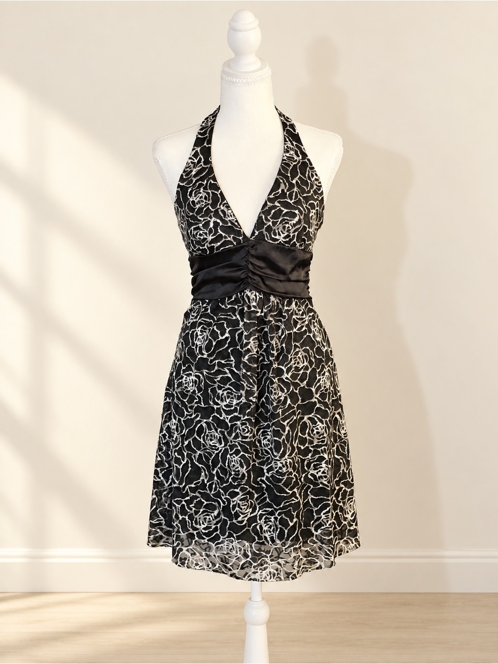 Taboo Black White Floral Lace Halter Cocktail Dress Small